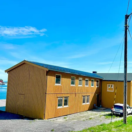 Hostal The Harbour House, Dorm And Twin, Selfservice Ballstad